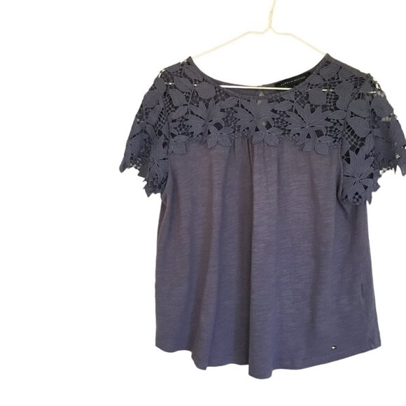 Tommy Hilfiger Tee Relaxed Short Sleeve Lace Yoke and Sleeves Women's Sz Medium - Picture 1 of 7